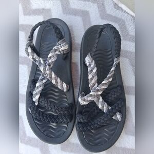 MEGNYA Black and Gray Braided Strap Sandals